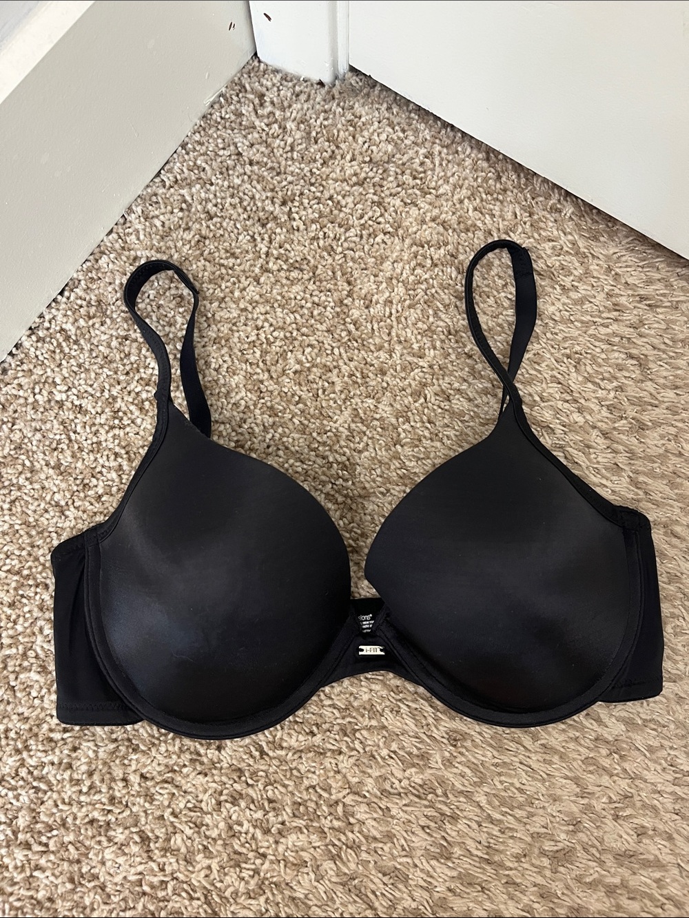 MaidenForm Self Expressions Smooth Black Satin Push Up Bra - Size 36D